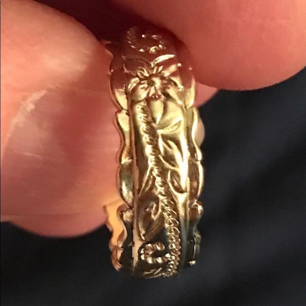 Ladies ring